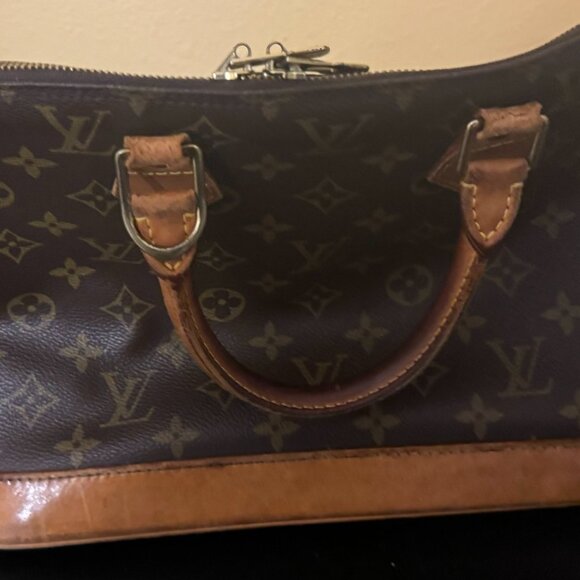 Authentic Louis Vuitton Monogram Alma - Picture 3 of 5
